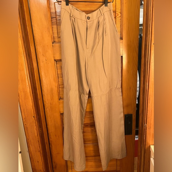 NWT Reformation Mason pants in khaki - Picture 3 of 5